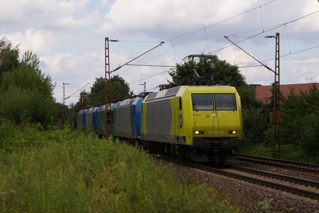 145 CL 031 + 185 516-2 + 145 096-4 + 145 097-2 + 145 098-0 als Lokzug in Hannoer Limmer am 30.07.2010