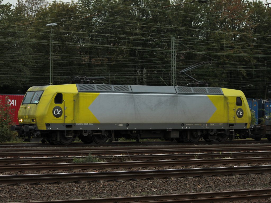 145-CL 031 von Alpha Trains steht am 11.10.2011 abfahrbereit vor einem Gterzug in Aachen West.