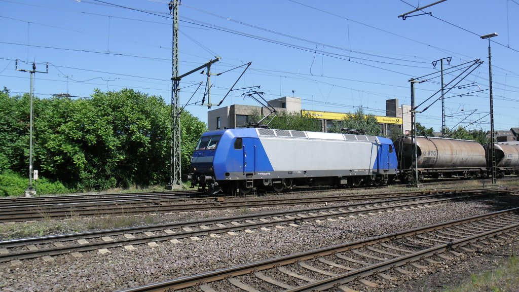 145 CL-097 in Lehrte, am 27-06-2011.