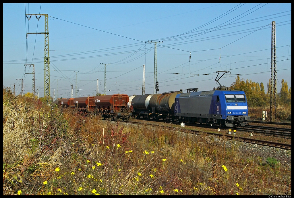 145-CL 201, im Einsatz fr HGK, zieht einen Kesselzug aus dem Bahnhof Grokorbetha. (21.10.2012)