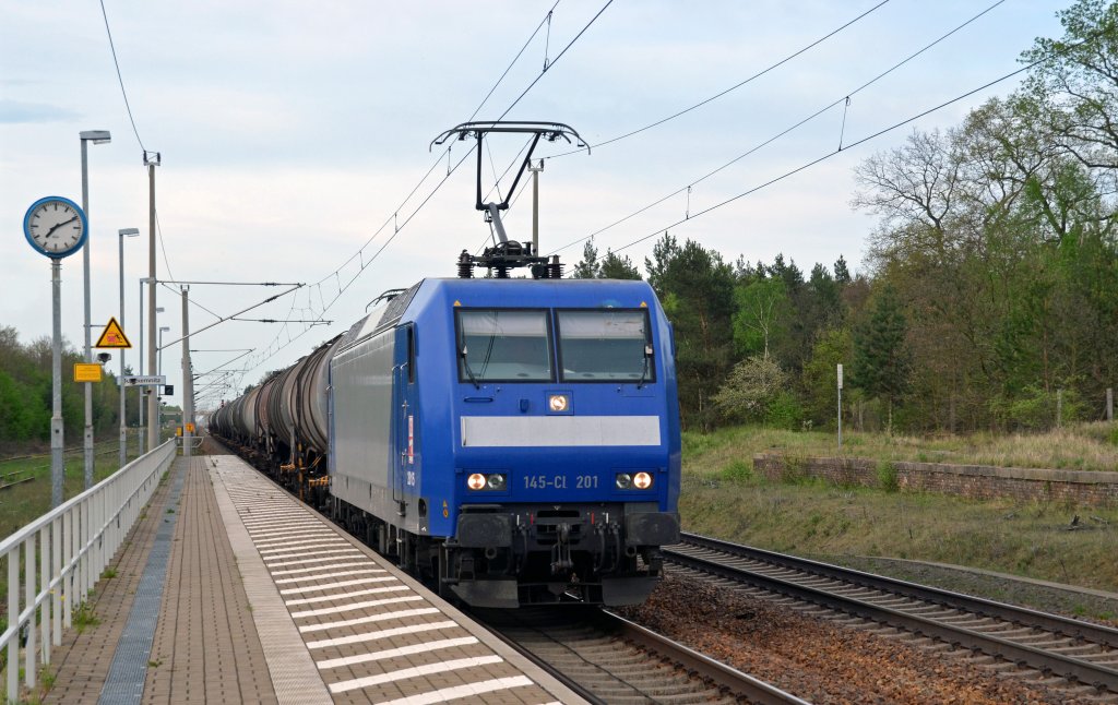 145-CL 201 fuhr am Abend des 29.04.12 mit einem Kesselwagenzug durch Burgkemnitz Richtung Bitterfeld.