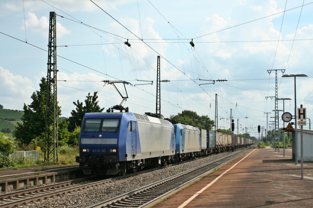 145-CL 202 zusammen mit einer  kalten  185 und einem KLV-Zug am 13.08.12 bei der Duchfahrt in Mllheim (Baden).