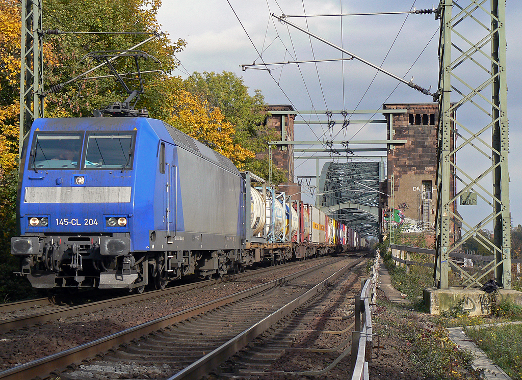 145-CL-204 kommt von der Klner Sdbrcke am 28.10.2010