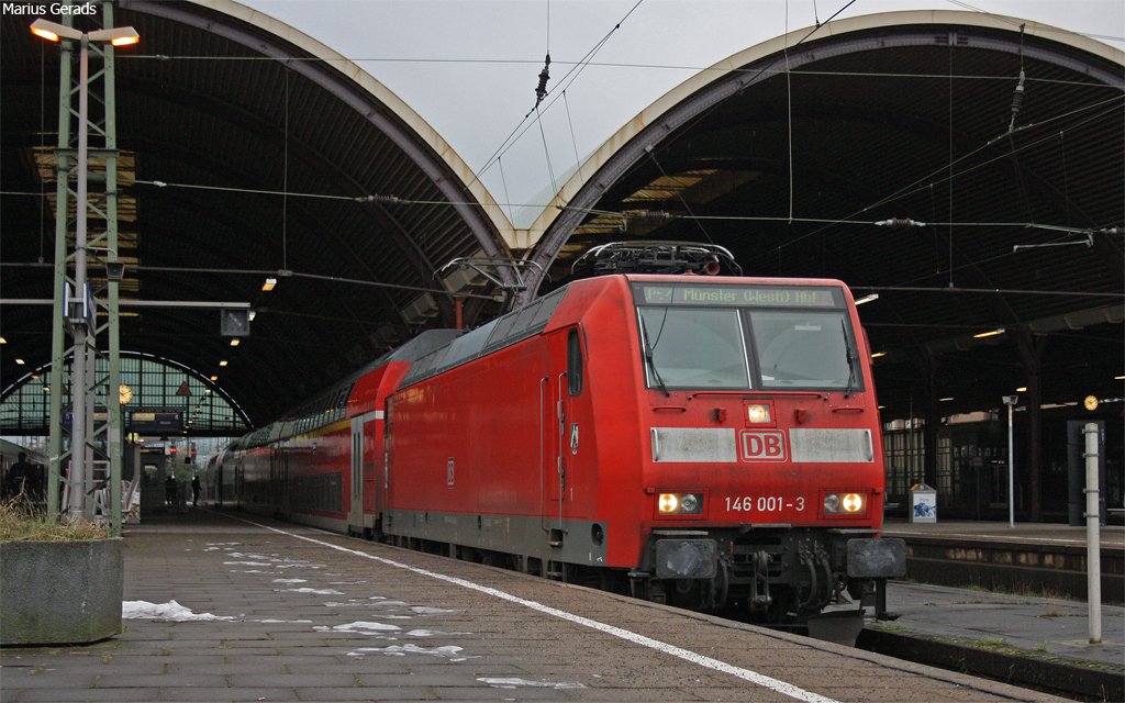 146 001 mit dem RE2 (10213) nach M�nster in M�nchengladbach Hbf 28.12.09