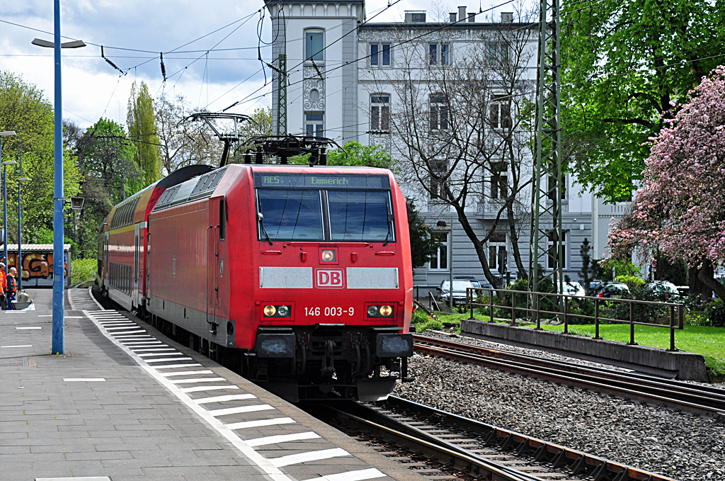 146 003-9 RE5 nach Emmerich bei der Einfahrt in den Bonner Hbf - 19.04.2012