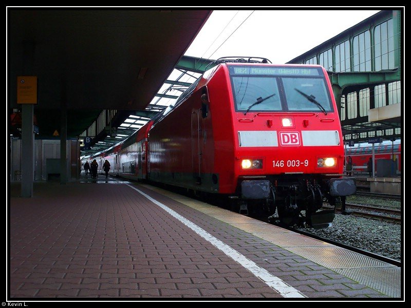 146 003 als RE 10213 in Duisburg Hbf. Aufgenommen am 5.12.2009