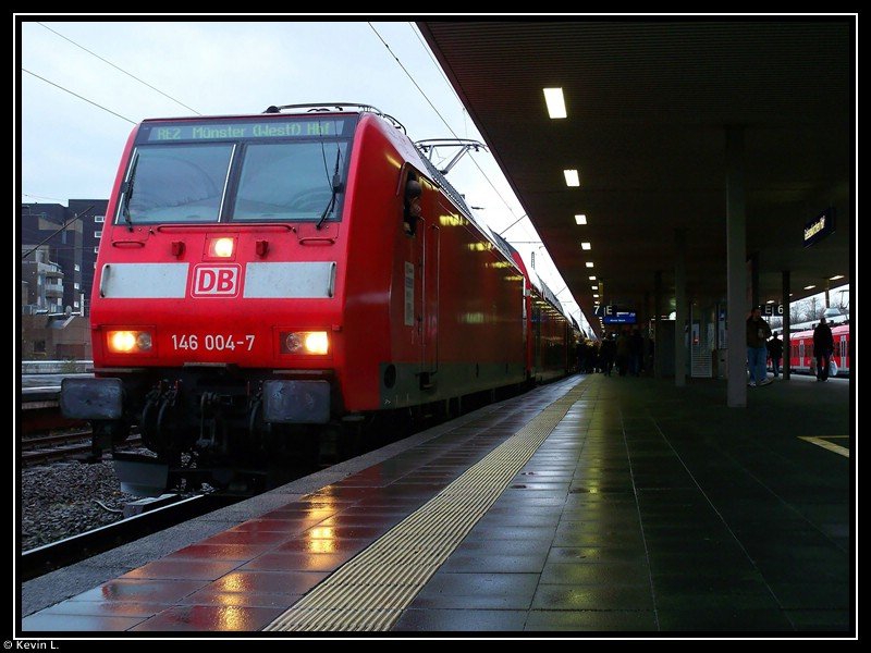 146 004 als RE 10221 in Gelsenkirchen Hauptbahnhof. Aufgenommen am 5.12.2009