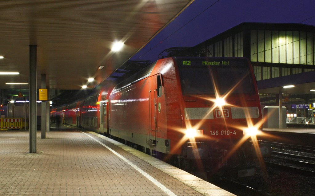 146 010-4 mit dem RE10227 nach Mnster in Duisburg Hbf 6.2.2010