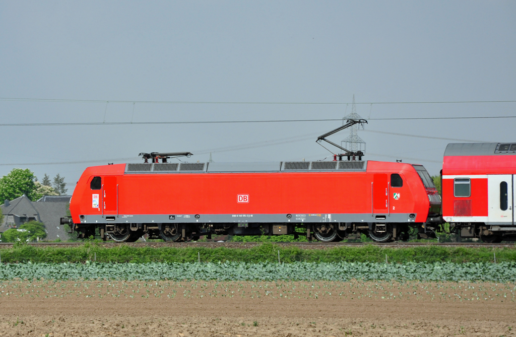 146 015-3 Lokportrait, kurz vor Bf-Br�hl, 23.04.2011