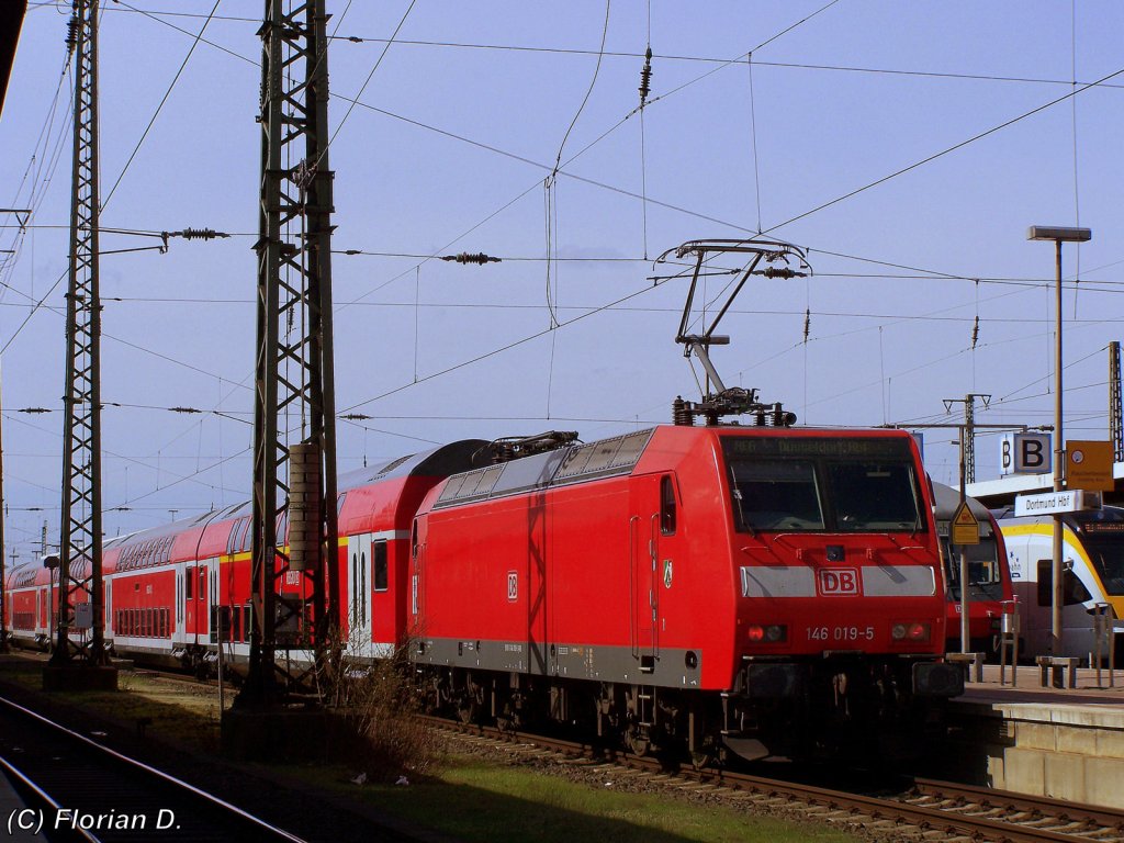 146 019-5 als Schublok des RE(4318) von Minden(Westf) nach Dsseldorf hier im Dortmunder Hbf. 02.04.2010