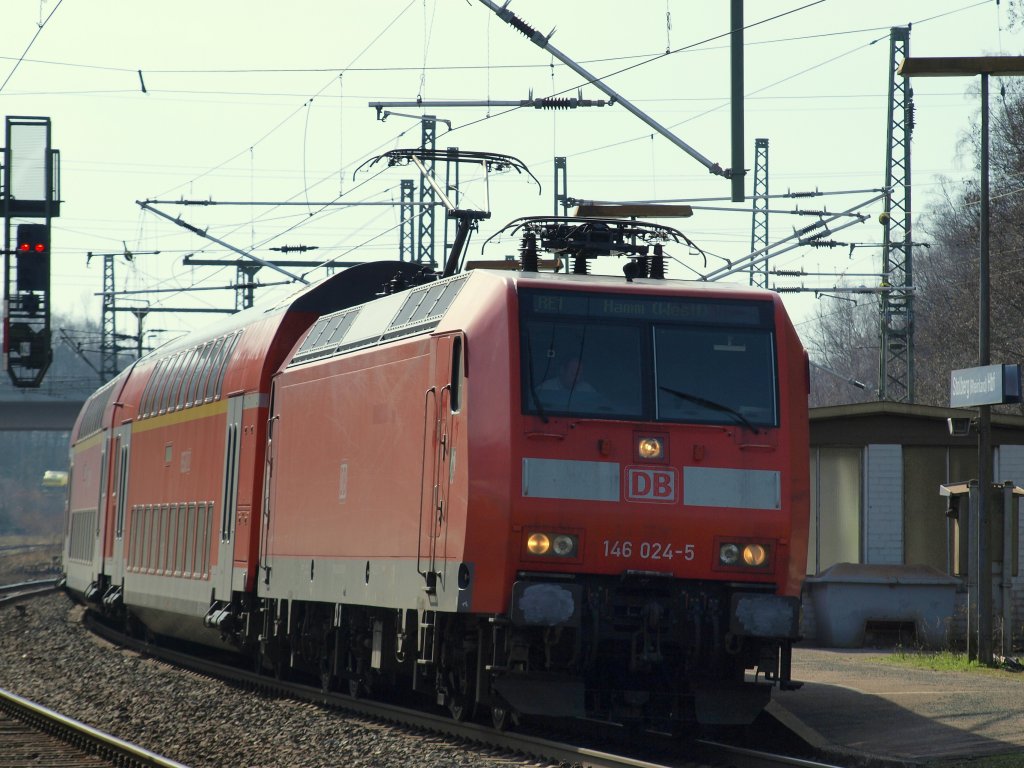146 024-5 zieht am 24.03.2010 den RE1 aus dem Stolberger Hbf.