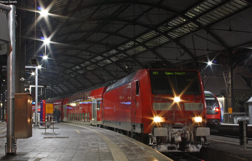 146 024 mit dem RE10133 nach Hamm in Aachen Hbf 3.1.10