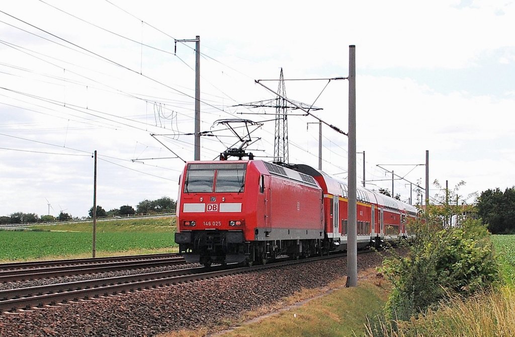 146 025 schiebt eine RE bei Sindorf in Richtung Aachen ber die Kbs 480. 17.6.2012