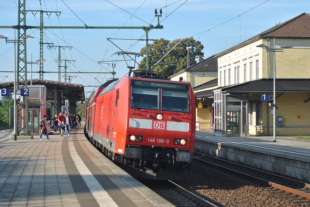 146 106-0, am 08.10.2010 in Lehrte auf Gleis 2