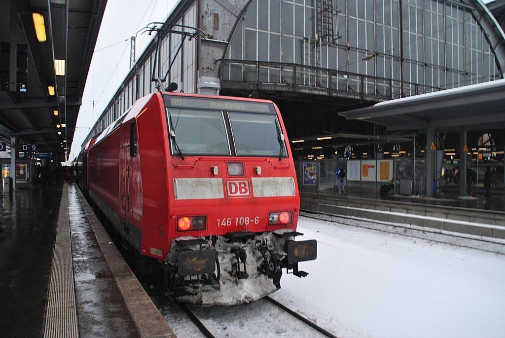 146 108-6, nacht sich am 27.12.2010 RE aus Osnabrck zur Rckfahrt in Bremen bereit.