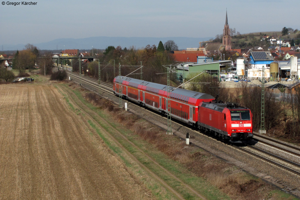 146 109-4 mit dem RE 26531 Offenburg-Basel Bad. Bf. am 17.03.2012 bei Teningen.