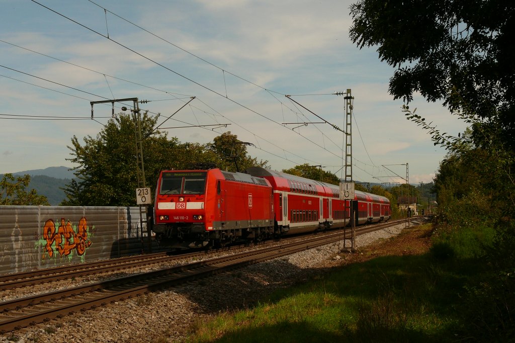 146 110 mit ihrer RB von Offenburg nach Neuenburg in Freiburg St.Georgen. 17.9.12