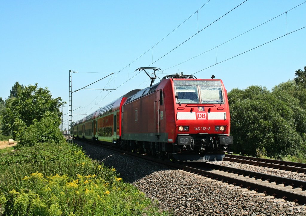 146 112-8 mit einem RE nach Basel Bad. Bf am 24.07.12 bei Ringsheim.