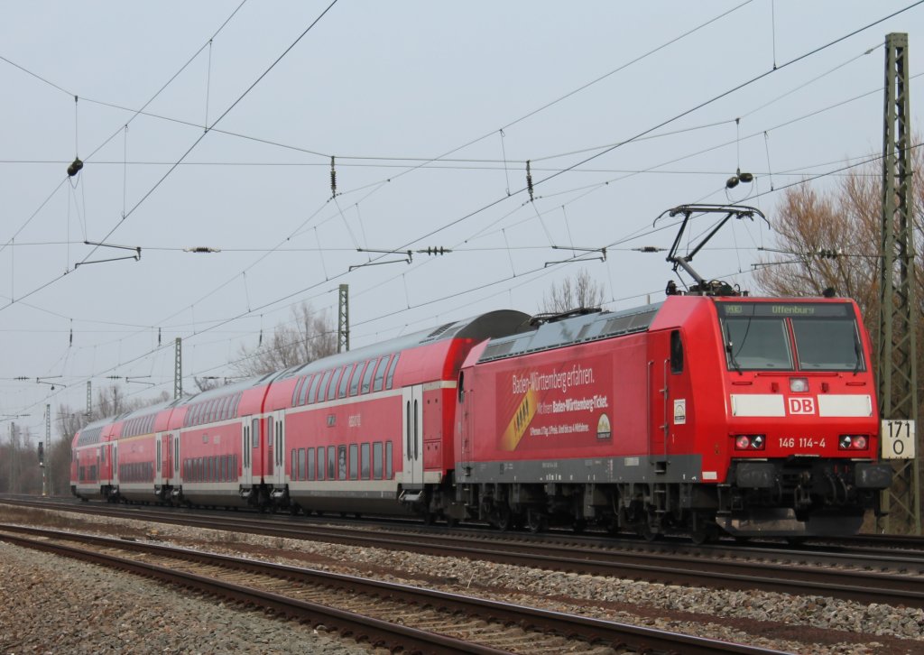 146 114-4 schob am 29.03.2013 einen RE vo Basel SBB nach Offenburg. Hier ist sie bei der Ausfahrt aus dem Ort Orschweier.