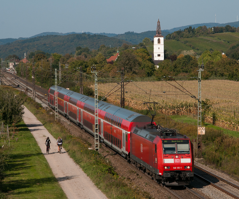 146 115-1 am 25. September 2011 mit dem RE 5343 (Offenburg - Basel Bad Bf) bei Denzlingen.