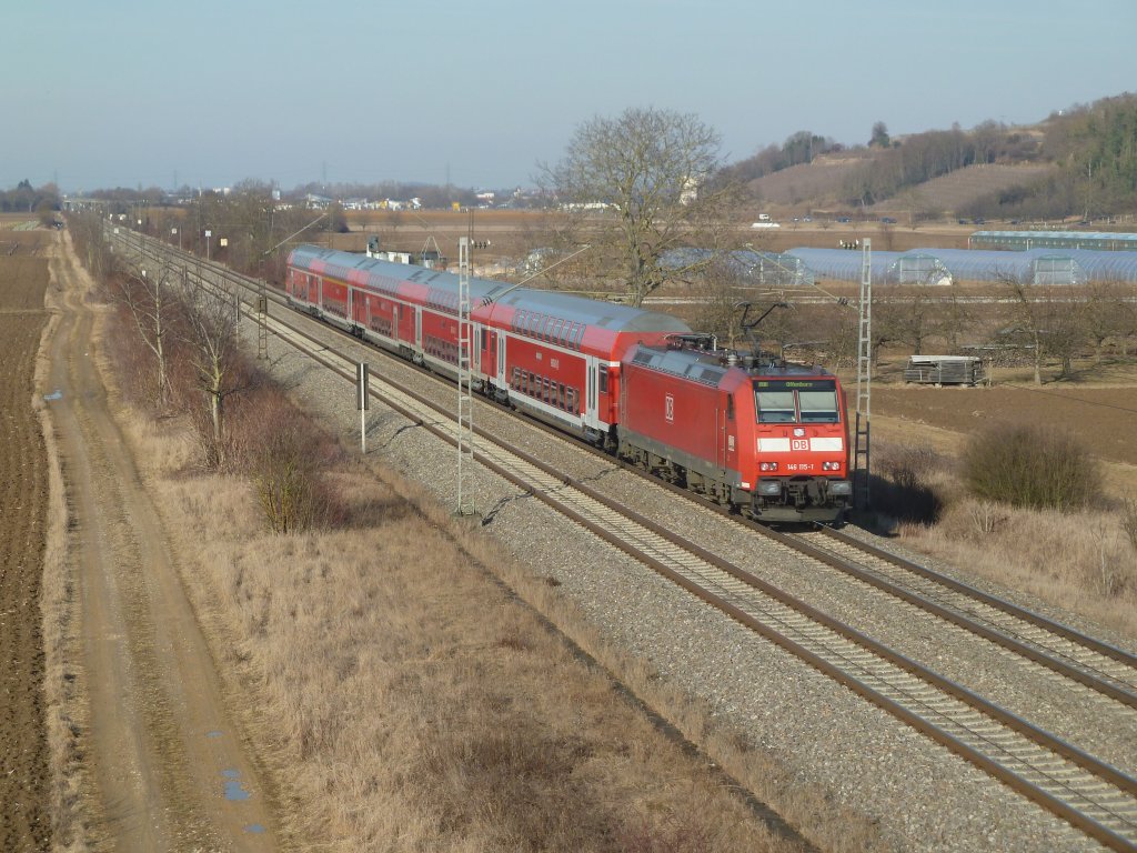 146 115-1 war am 21.02.12 im RE-Umlauf auf der Rheintalbahn eingeteilt. Hier ist sie mit einem RE nach Offenburg bei Hgelheim zu sehen. Man kann klar die Frostschden an der Umgebung erkennen. Normaler Weise ist auch immer Winter der Grasstreifen neben der Strecke grn........