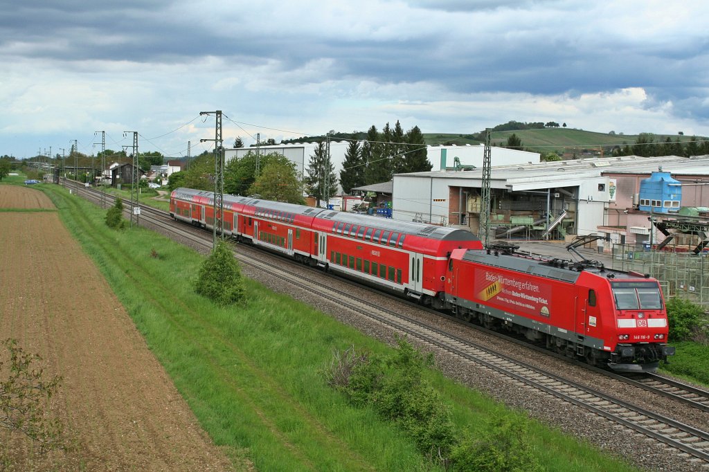 146 116-9 mit einem RE nach Offenburg am 11.05.13 kurz vor dem Bahnhof Auggen.
