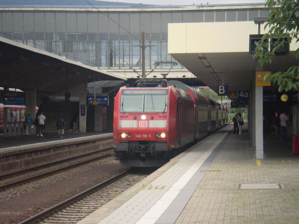 146 118 mit einem RE von Heidelberg Hbf  nach Frankfurt Hbf. 
Hier in Heidelberg hbf. 