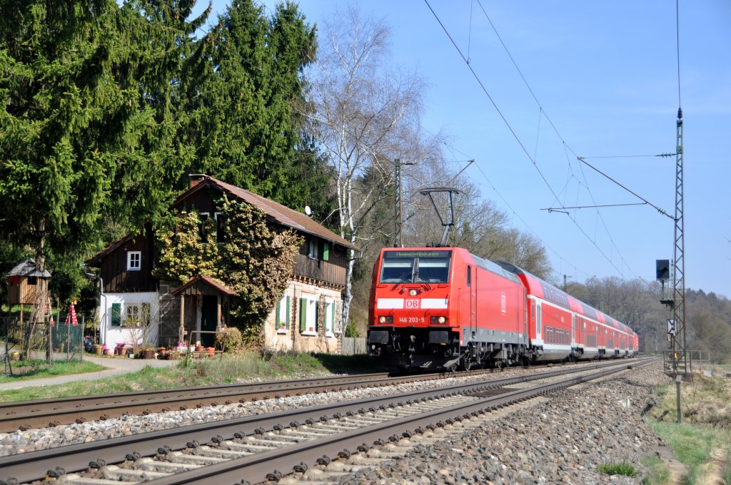 146 203 mit RE 19222 nach Mosbach-Neckarelz.Aufgenommen bei Reichenbach/Fils am 28.3.2012
