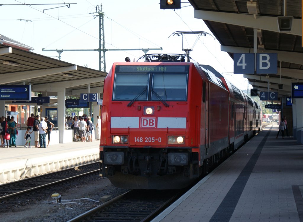 146 205-0 mit RE nach Stuttgart in Singen am 03.09.2011
