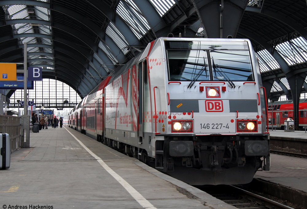 146 227-4  Bahnprojekt Stuttgart-Ulm  mit dem IRE 4909 (Karlsruhe Hbf-Stuttgart Hbf) am Startbahnhof 19.3.11