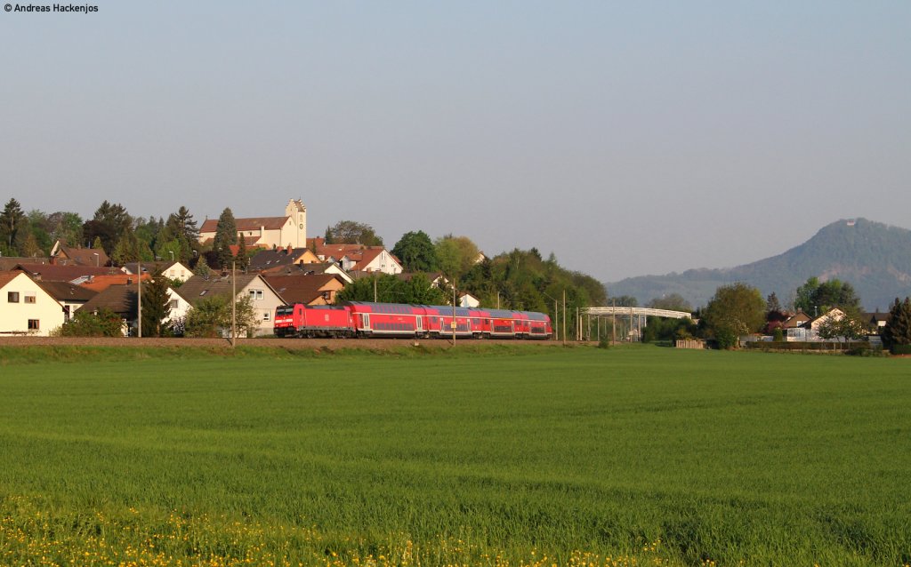 146 228-2  St.Georgen(Schwarzw)  mit dem RE 4707 (Villingen (Schwarzw)-Konstanz) bei Mhlhausen 25.4.11