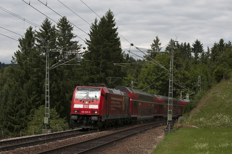 146 229-0  L'Or del'azur  mit IRE 5189 (Karlsruhe Hbf - Kreuzlingen) am 1. August 2010 beim Hohnen Tunnel.