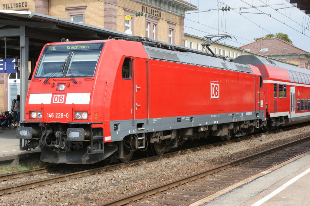 146 229-0 mit IRE nach Kreuzlingen in Villingen am 25.08.2011