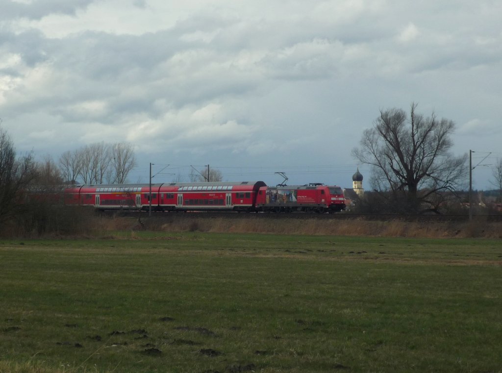 146 231-6  Triberger Wasserf�lle  mit RE 4713 Karslruhe Hbf - Konstanz kurz vor Radolfzell. 27.03.10