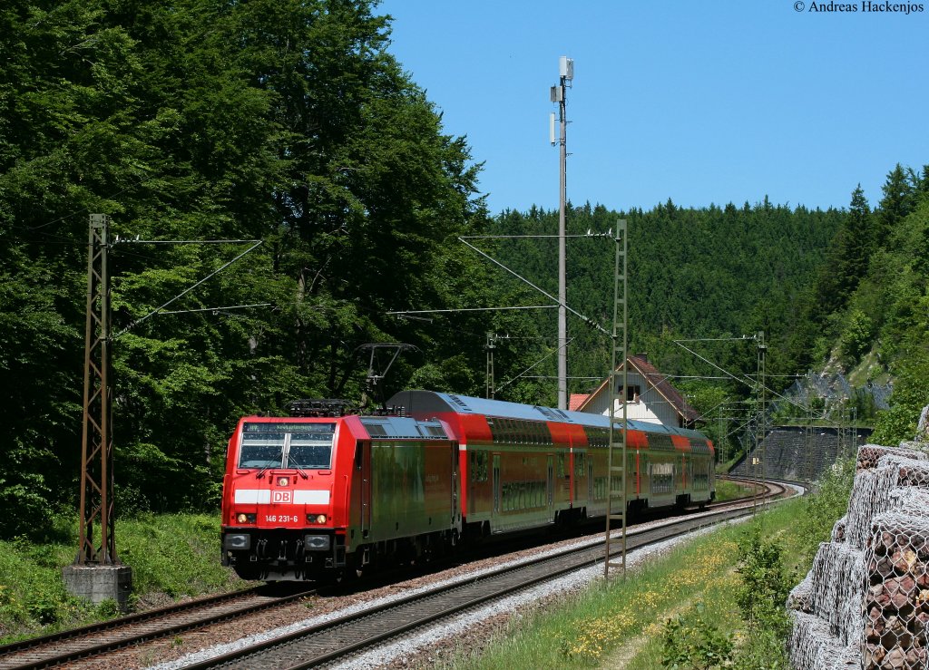 146 231-6  Triberger Wasserf�lle  mit dem IRE 5189 (Karlsruhe Hbf-Kreuzlingen) bei Talm�hle 5.6.10
