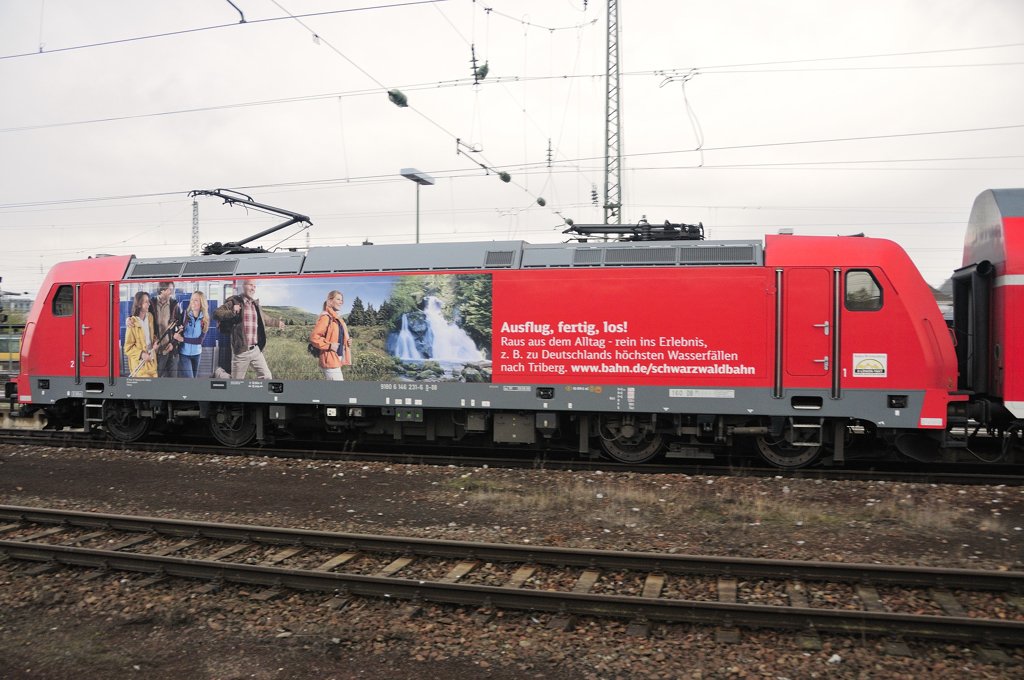 146 231-6 zeigt uns, wo im Schwarzwald die hchsten Wasserflle zu Hause sind. (Karlsruhe Hbf, 12.11.2009).