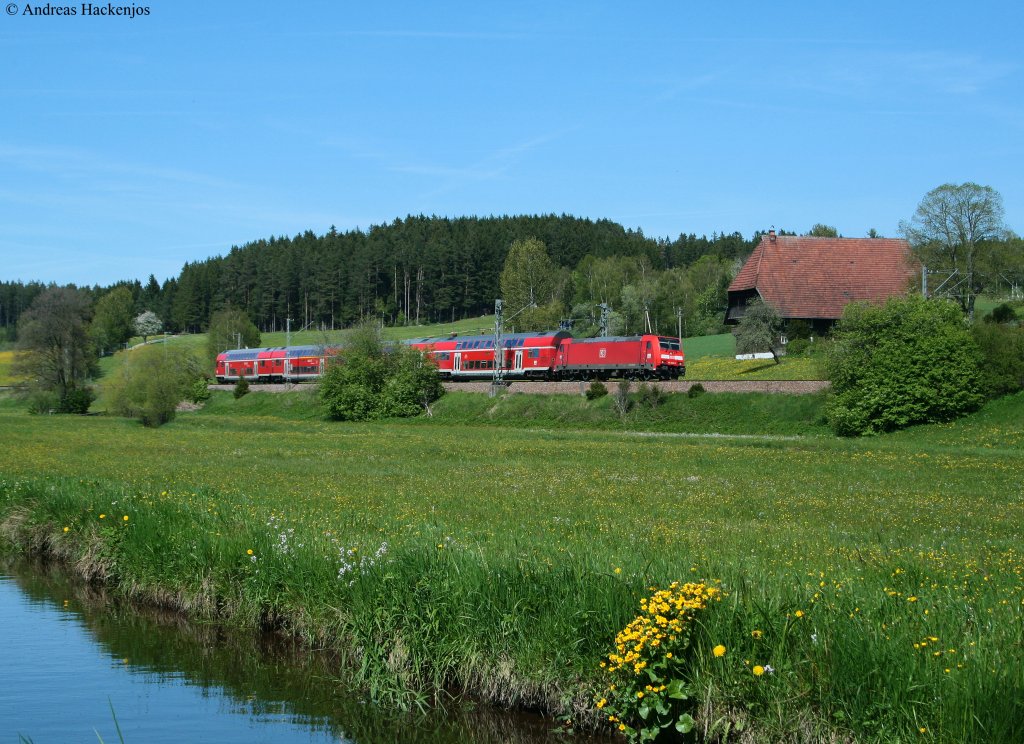 146 233-2  Donaueschingen   mit dem RE 5193 (Karlsruhe Hbf-Kreuzlingen) bei Stockburg 24.5.10
