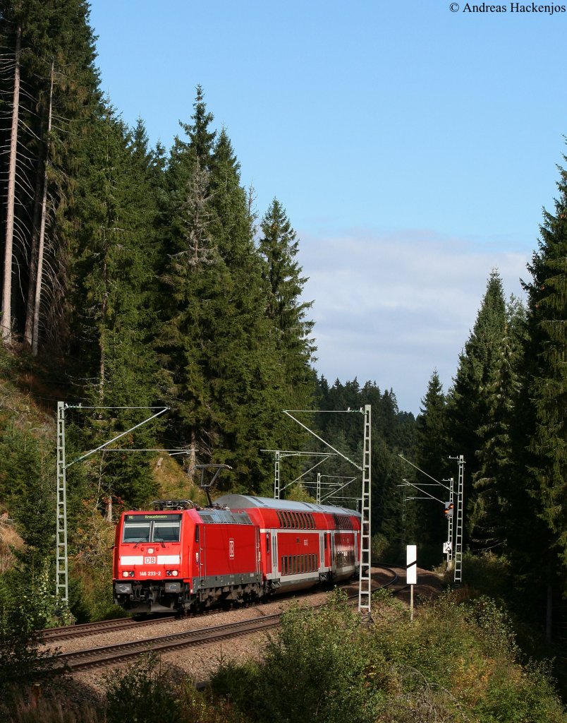 146 233-2  Donaueschingen  mit dem RE 5187 (Karlsruhe Hbf-Kreuzlingen) am km 80,0 5.9.09