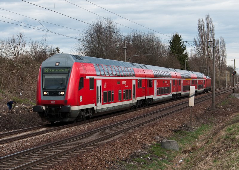 146 234-0 mit IRE 5188 (Konstanz - Karlsruhe Hbf) am 27. M�rz 2010 in Konstanz-Wollmatingen.