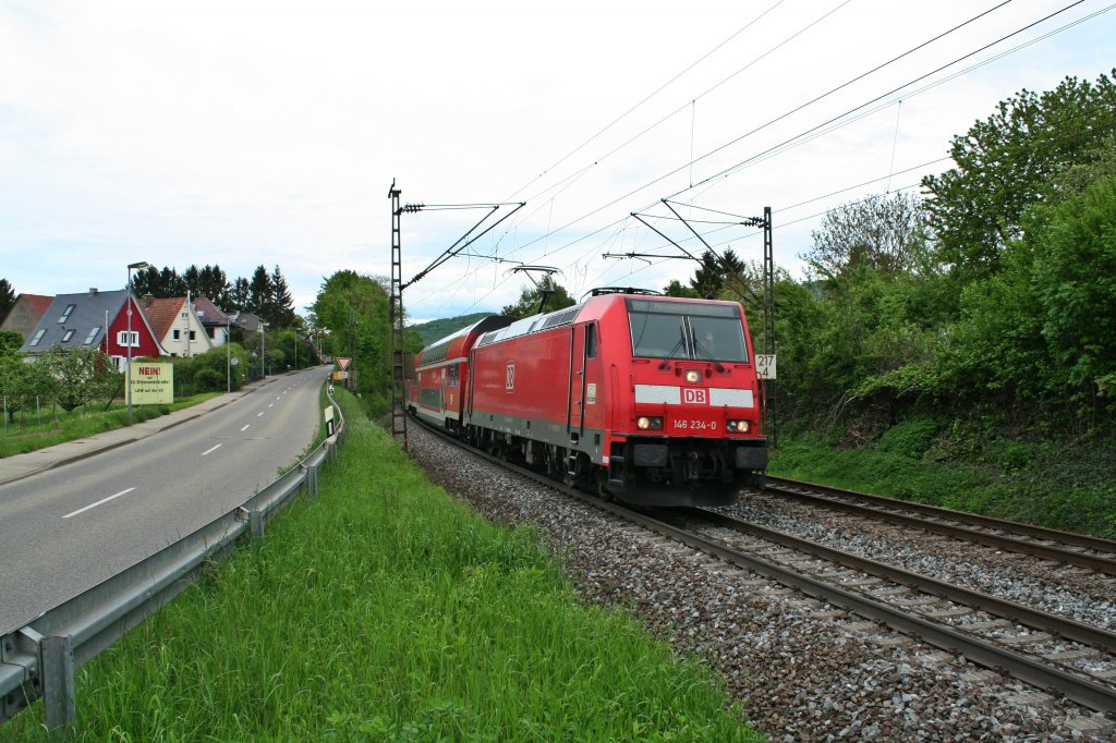 146 234-0 mit der RB 26573 am 09.05.13 in der Sdkurve von Schallstadt.