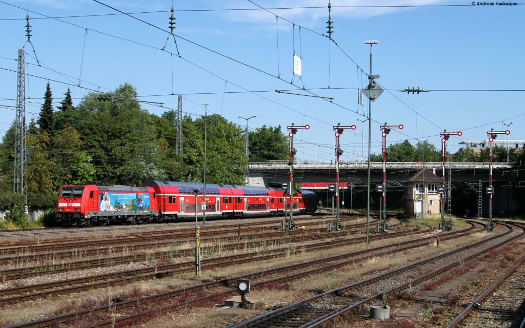 146 235-7  Europapark Rust  mit dem RE 4709 (Karlsruhe Hbf-Konstanz) bei der Einfahrt Villingen 16.7.11