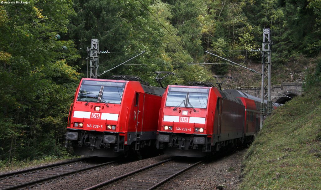 146 236-5  Triberg  mit der Sperrf 93161 (Triberg-km 61,8-Triberg) und 146 232-4 mit dem RE 5317 (Karlsruhe Hbf-Kreuzlingen) am Gremmelsbachtunnel 6.10.12