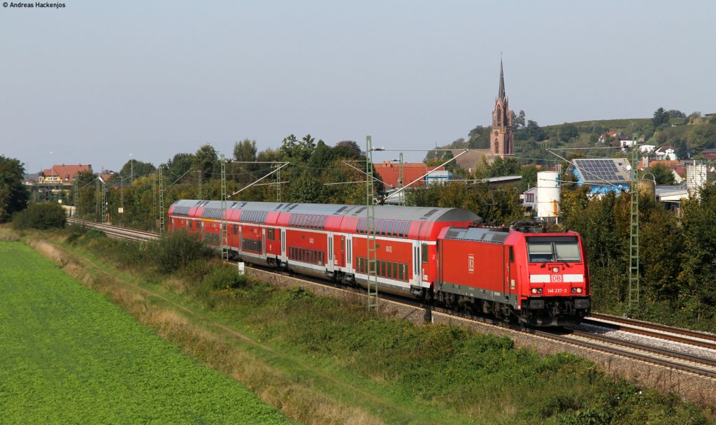 146 237-3  Karlsruhe  mit der RB 26895 (Offenburg-Freiburg (Brsg) Hbf) bei Teningen 25.9.11
