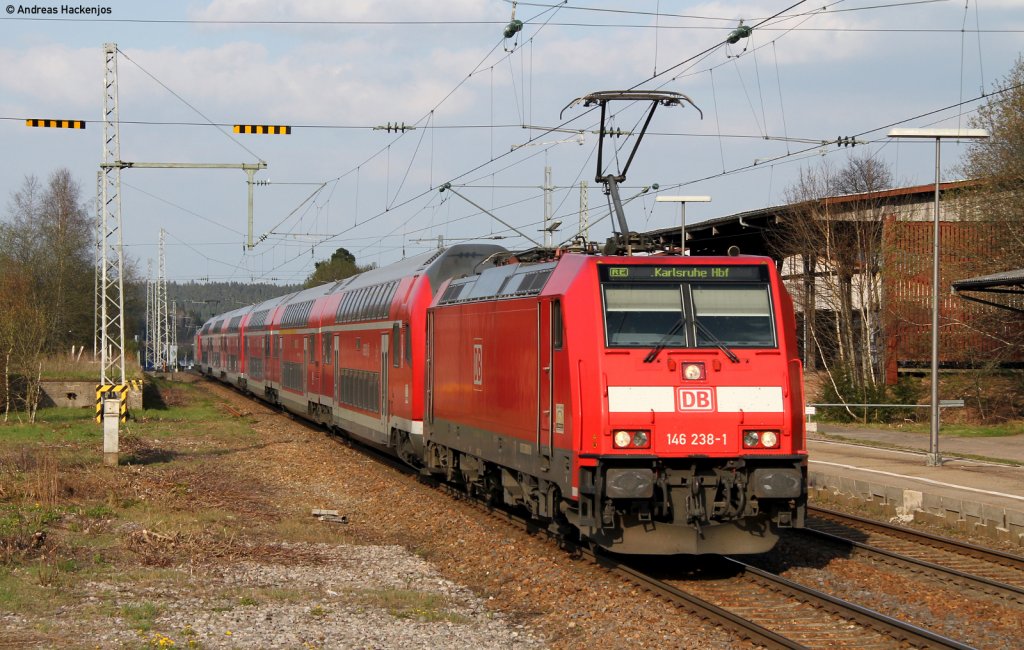 146 238-1 und 110-2  Mllheim (Baden)  mit dem RE 5320 (Kreuzlingen-Karlsruhe Hbf) bei der Einfahrt St.Georgen 16.4.11