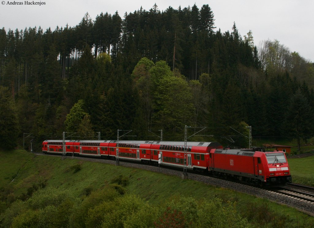146 238-1 mit dem IRE 5179 (Karlsruhe Hbf-Kreuzlingen) in der Hirschrankkurve 22.5.10