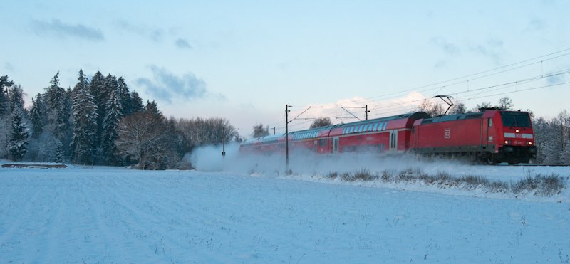 146 238-1 mit IRE nach Kreuzlingen am 2. Januar 2010 bei Neudingen.