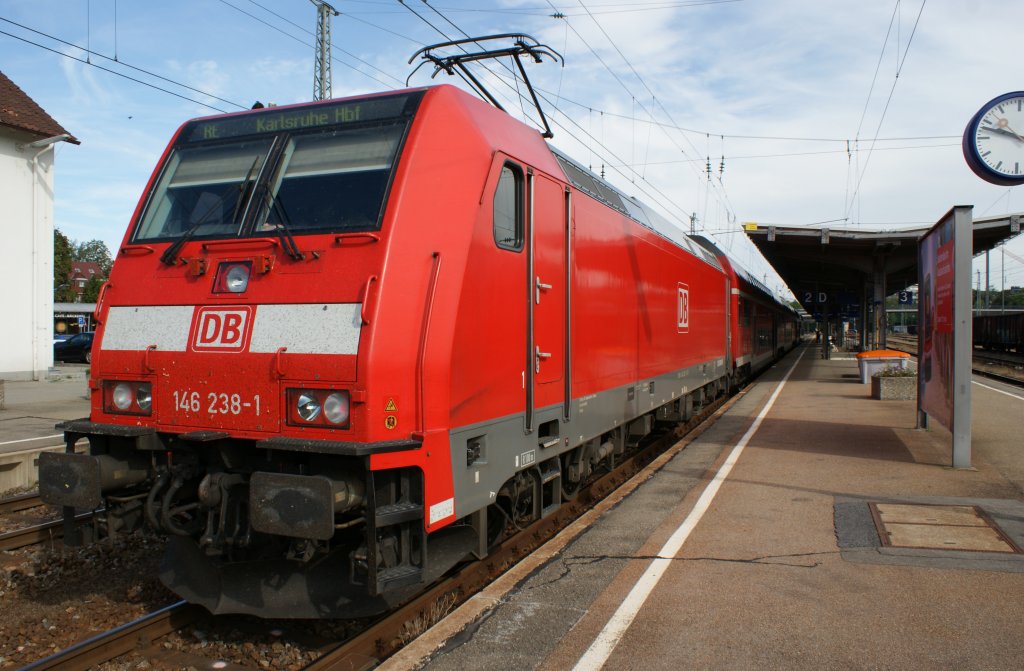 146 238-1 mit RE nach Karlsruhe in Villingen am 14.08.2011