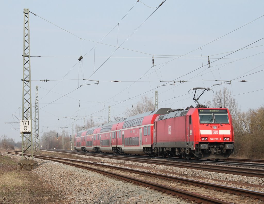 146 239-9 am 29.03.2013 als RB von Neuenburg (Baden) nach Offenburg. Hier ist sie kurz hinter Orschweier.