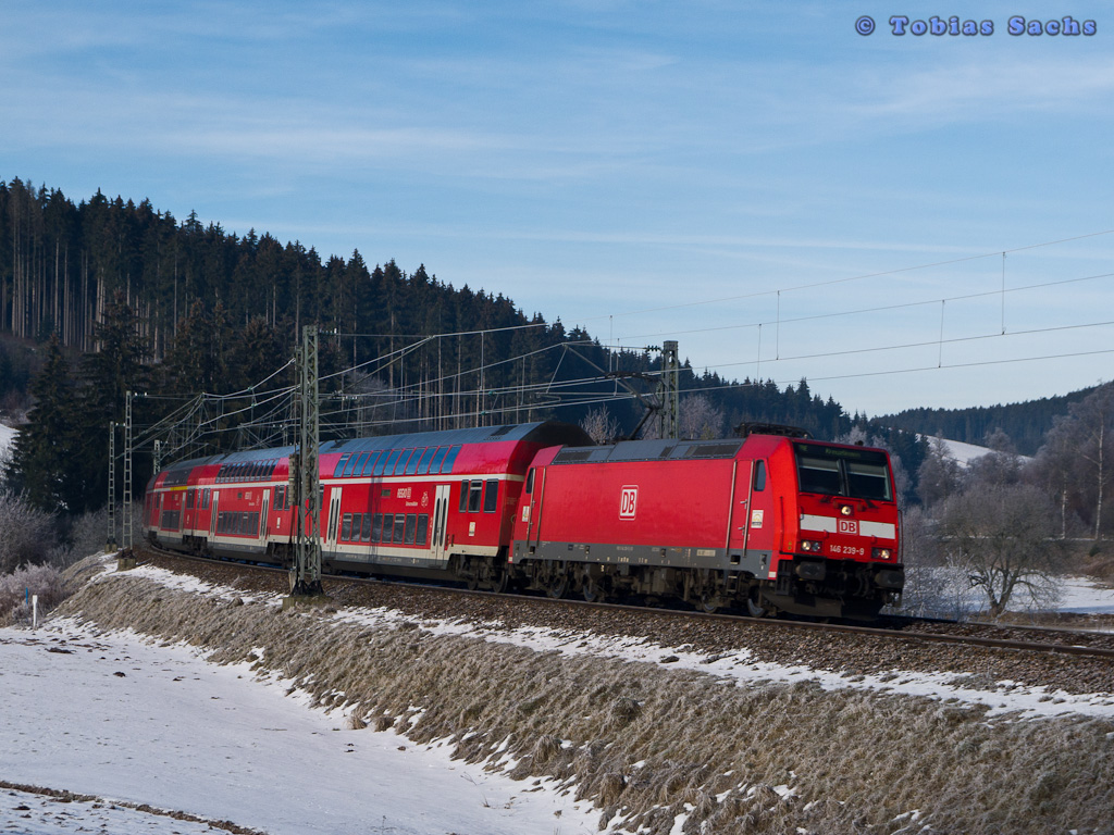 146 239 mit IRE 5315 nach Kreuzlingen bei St. Georgen(Schwarzw) am 28.12.11