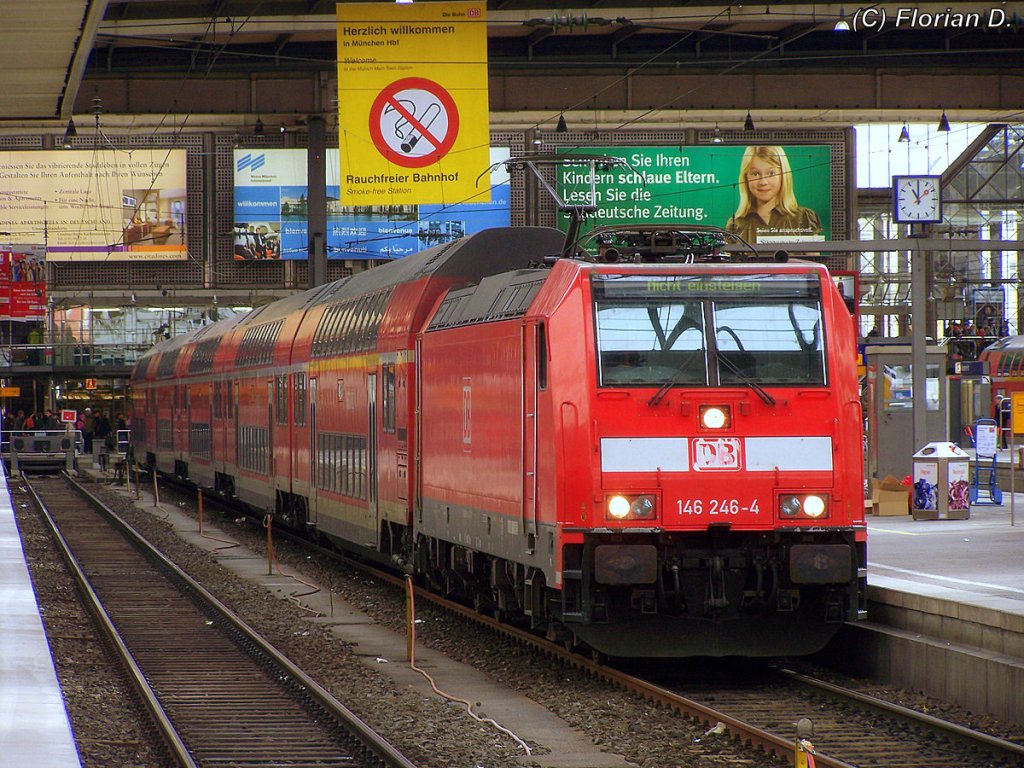 146 246-4 am RE in Richtung Nrnberg in ihrer Abfahrtstation Mnchen Hbf am 29.03.2010